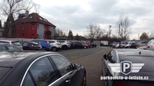 Parkoviste u letiste Praha Vaclava Havla Ruzyne
